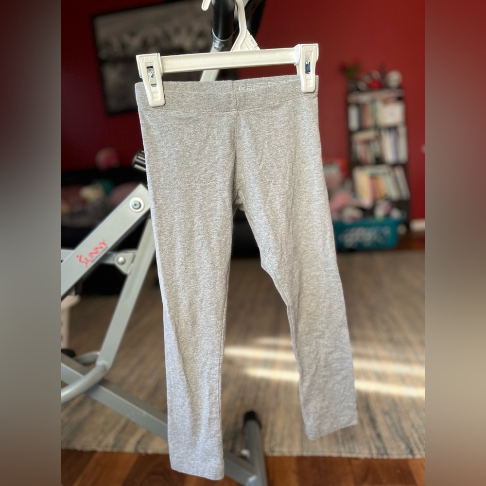 GREY LEGGINGS 🩶
